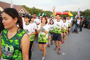 BIB: 
                            <button type="button" onclick="openModal(3530929)" class="btn btn-primary btn-sm float-right btn-popup" data-toggle="modal" data-target=".modal-high-quality">
                        <i class="fas fa-shopping-cart"></i> Add to Cart
                    </button>
                                            <button type="button" onclick="isThisMe(3530929, true)" class="btn btn-success btn-sm float-right btn-popup btn-isme hidden" data-toggle="tooltip" data-placement="bottom" title="นี่คือรูปของคุณใช่ไหม คลิกที่นี่เพื่อเอาเข้าอัลบั้ม">
                        <i class="fas fa-plus"></i> Add to album
                    </button>
                    <button type="button" onclick="isThisMe(3530929, false)" class="btn btn-warning btn-sm float-right btn-popup btn-isnotme hidden">
                        <i class="fas fa-ban"></i> Remove from album
                    </button>